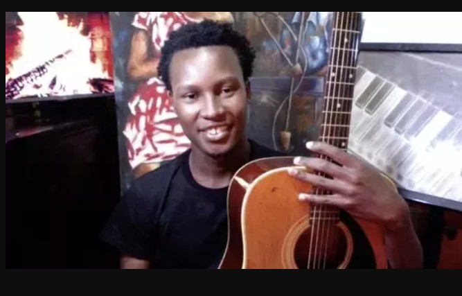 Udemy How to play simple songs using open chords on the guitar TUTORiAL (Premium)
