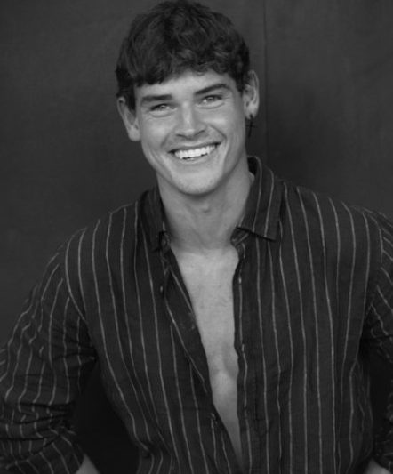 Peter Coulson Photography – Training With Rhys (Premium)