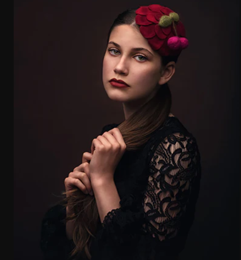 Meg Bitton – Berry Chapeau – Pamela Canedo (Premium)